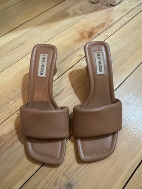 Steve Madden Tan Padded Square-Toe Slide Kitten Heel